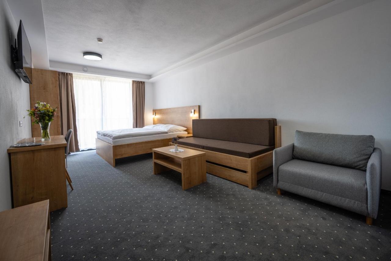 Hotel Berg Liptov Liptovský Mikuláš Exterior foto