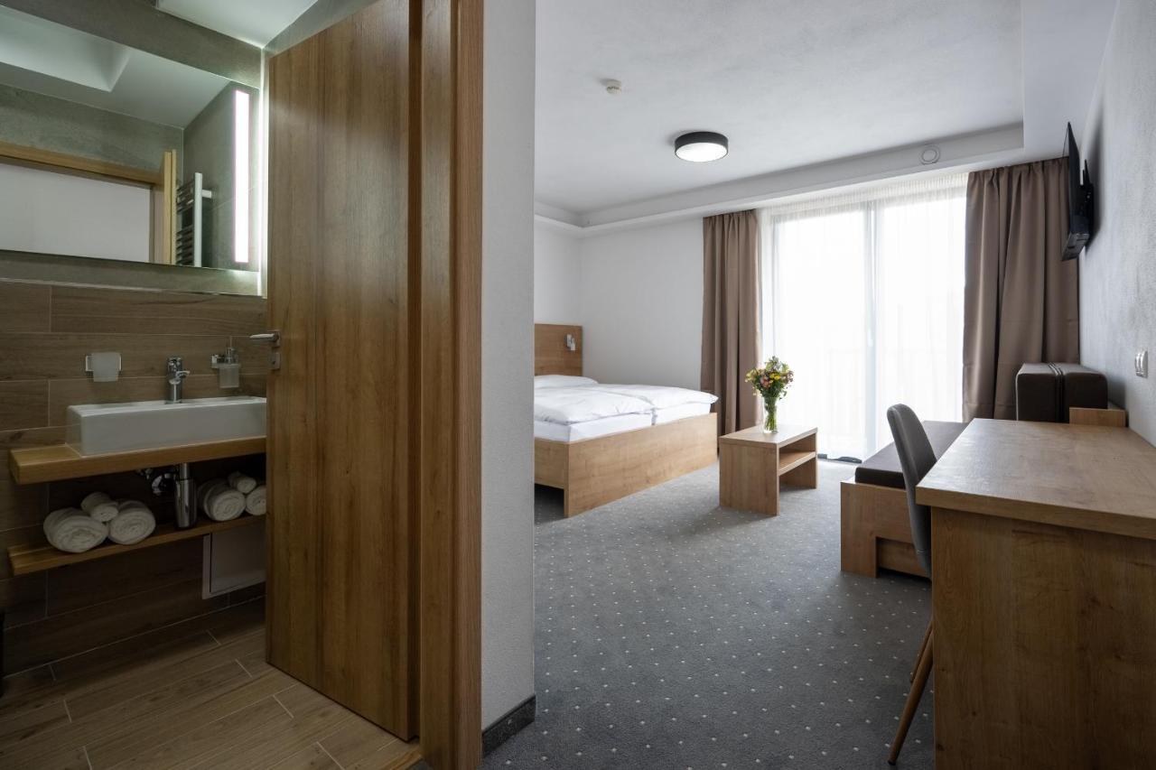 Hotel Berg Liptov Liptovský Mikuláš Exterior foto
