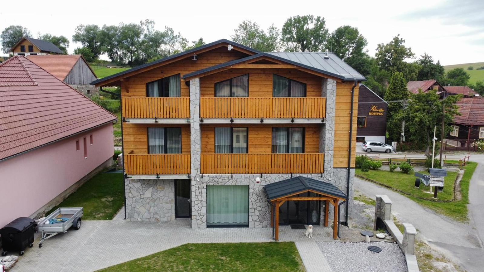 Hotel Berg Liptov Liptovský Mikuláš Exterior foto