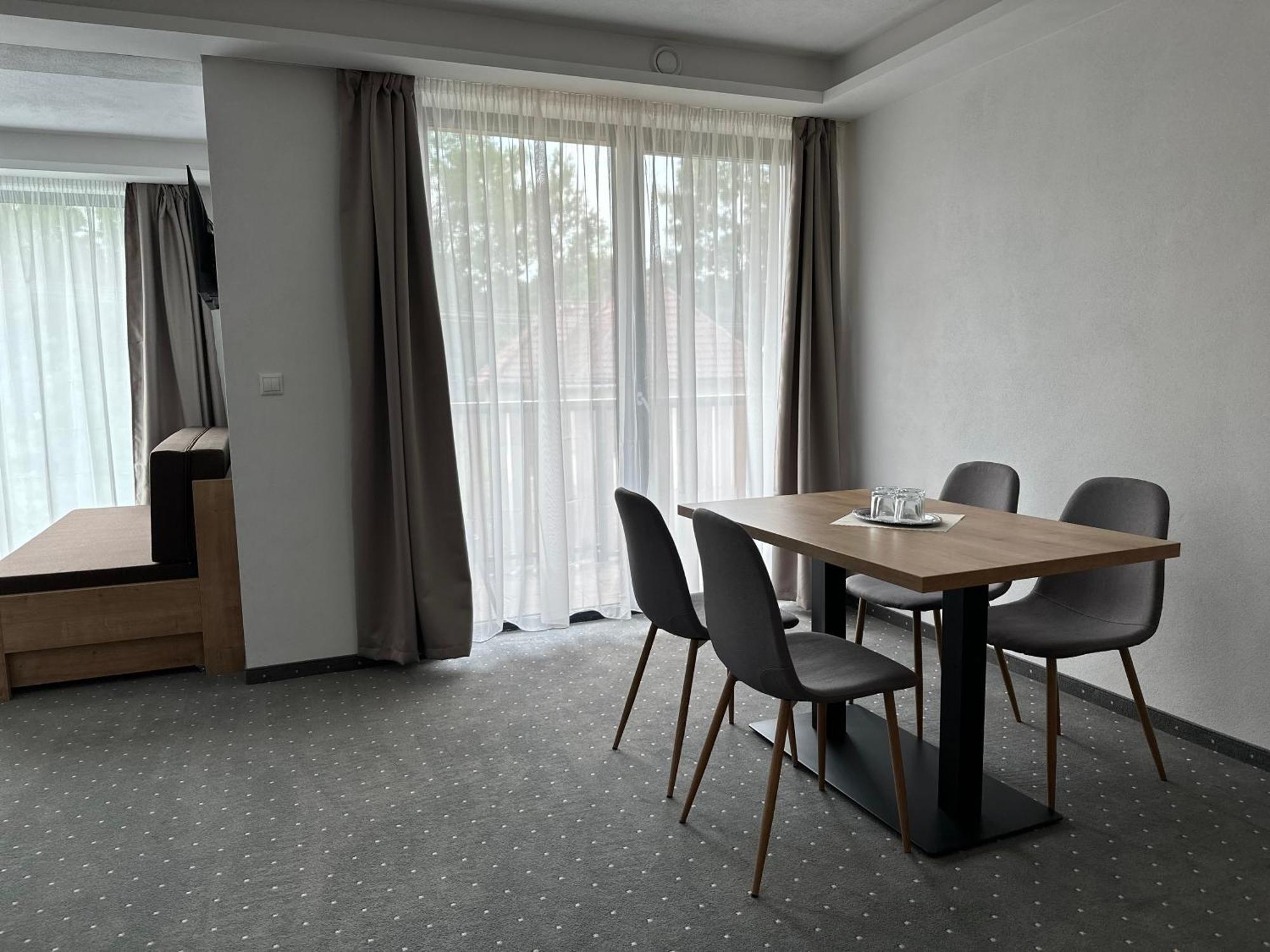 Hotel Berg Liptov Liptovský Mikuláš Exterior foto